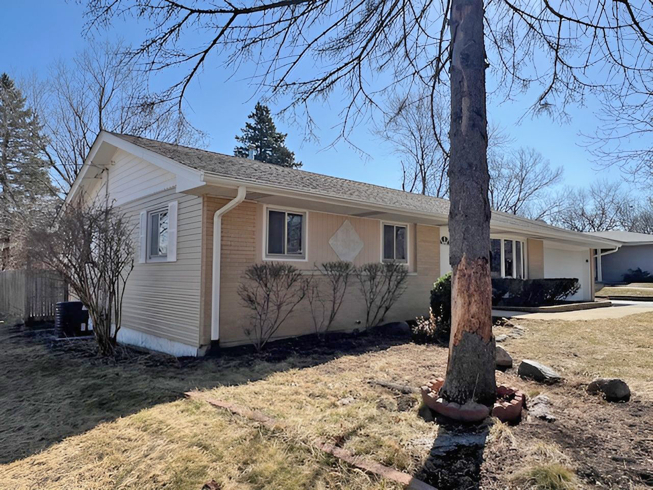 2101 Edina Boulevard Zion, IL 60099 - Photo 5 of 45