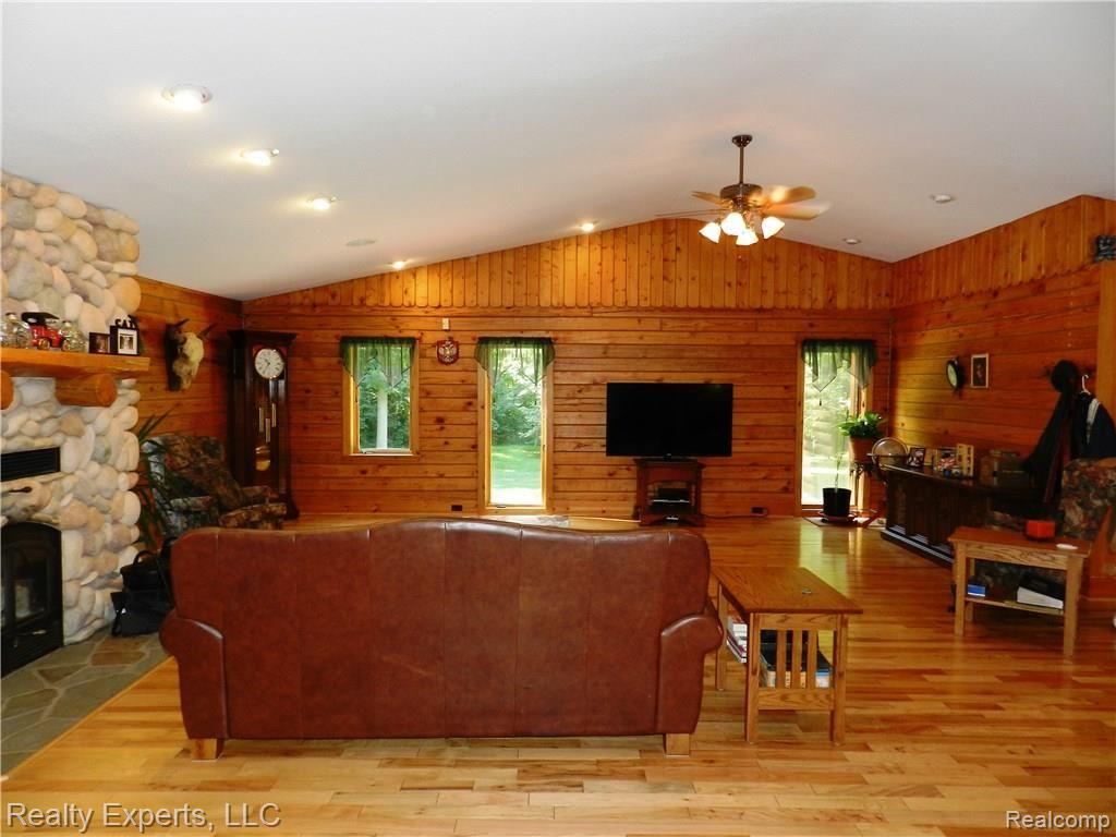 9400 Whittaker Road Ypsilanti, MI 48197 - Photo 4 of 45 GREAT ROOM