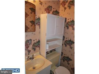 11817 Basile Road Philadelphia, PA 19154 - Photo 4 of 10 Bathroom