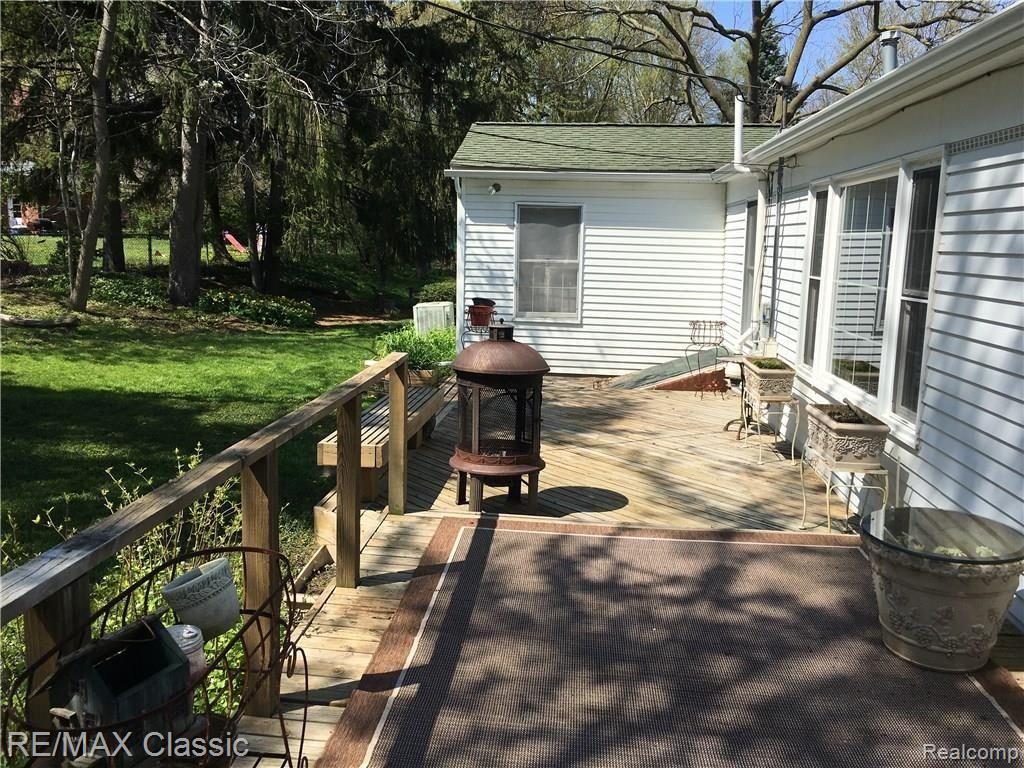 2240 Lancaster Road Bloomfield Hills, MI 48302 - Photo 19 of 20 Deck.jpg