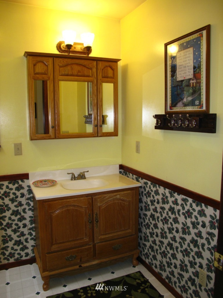 27 North Jensen Road Port Angeles, WA 98362 - Photo 12 of 25 Gallery Image 12