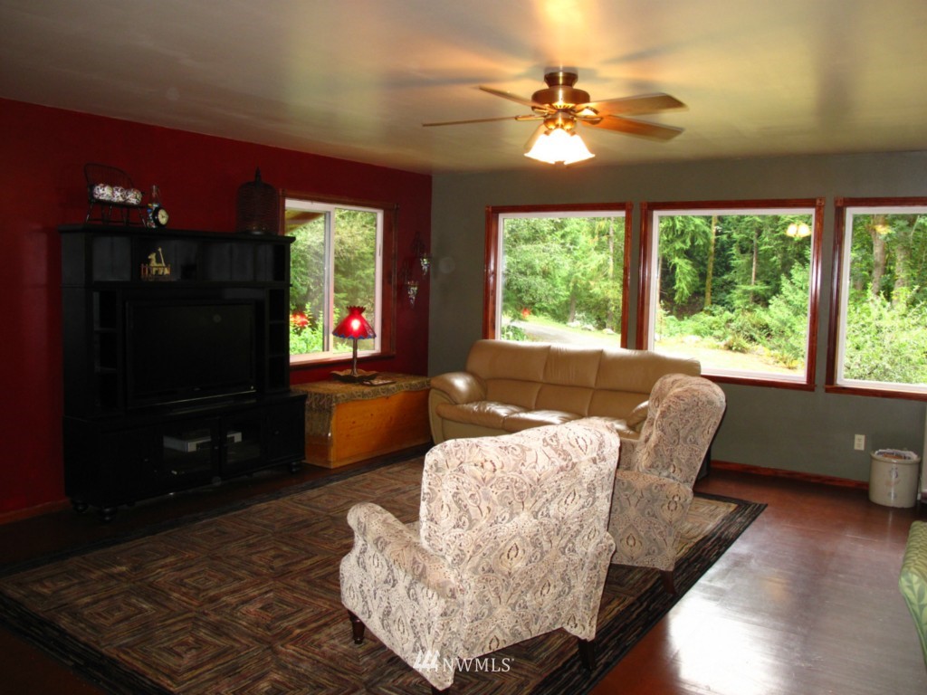 27 North Jensen Road Port Angeles, WA 98362 - Photo 5 of 25 Gallery Image 5