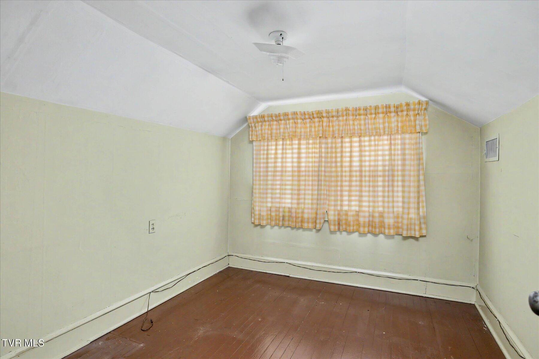 5765 Orebank Road Kingsport, TN 37664 - Photo 19 of 34 24-5765 Orebank Rd -24