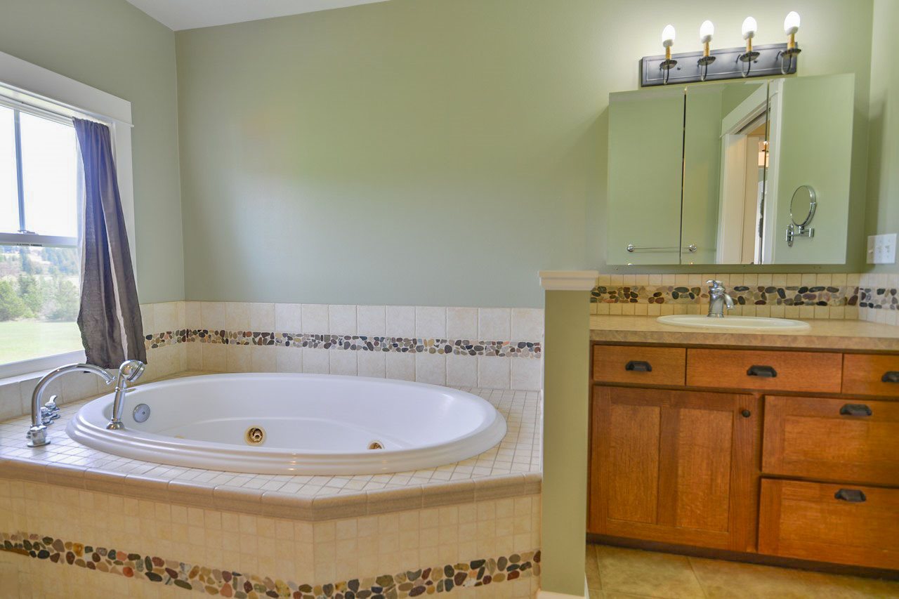 2431 Allen Road Elk, WA 99009 - Photo 10 of 20