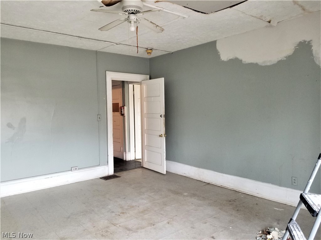 18920 Nottingham Road Cleveland, OH 44110 - Photo 10 of 18 2nd Floor