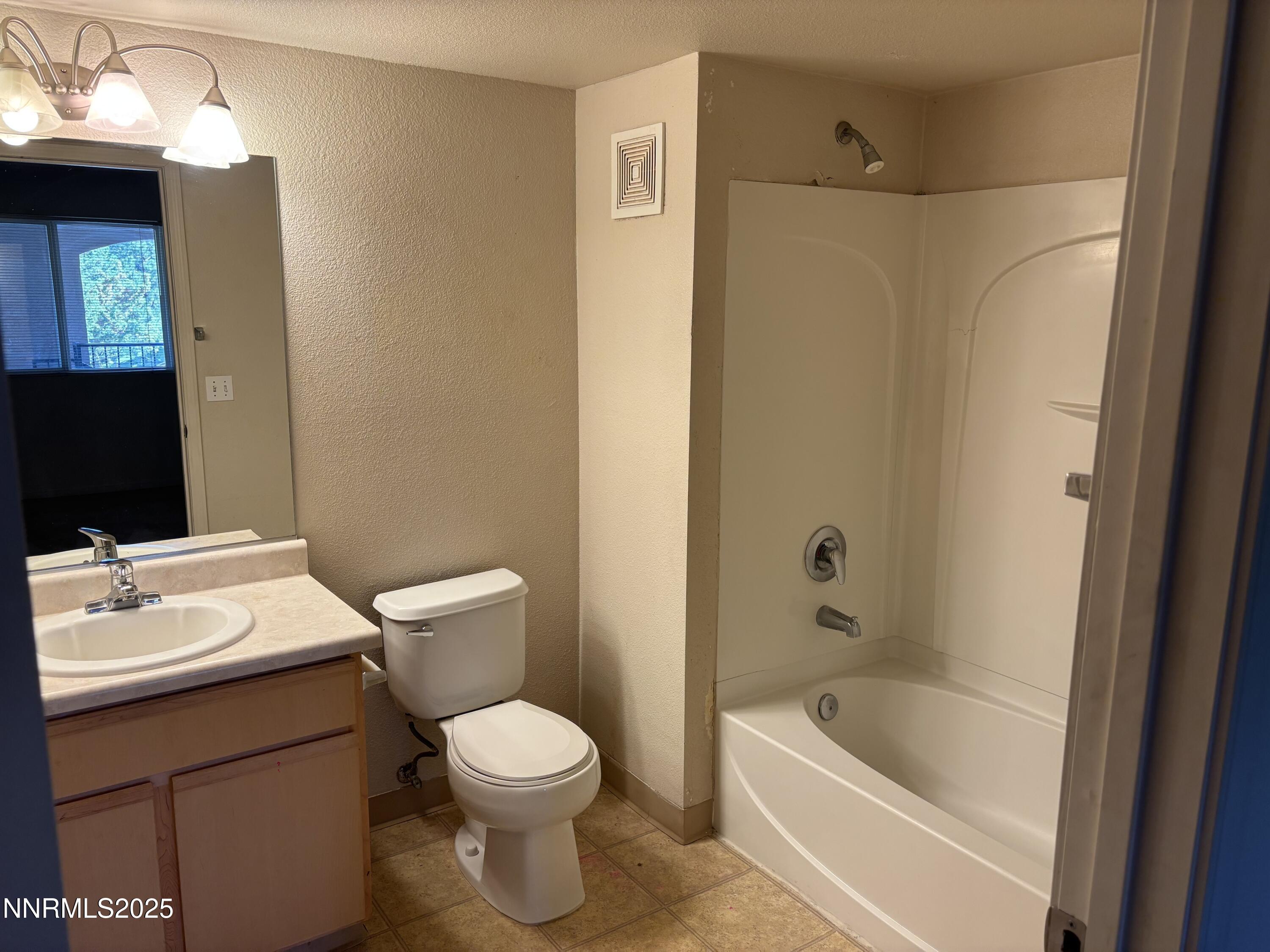 6850 Sharlands Avenue, Unit 2140 Reno, NV 89523 - Photo 7 of 18 Main Bath