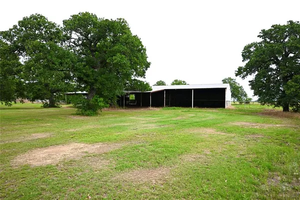 $1,300,000 | 2031 East Fm 1396, Ivanhoe, TX 75447