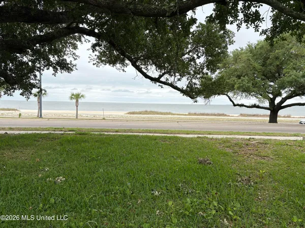 $325,000 | 1512 East Beach Boulevard, Gulfport, MS 39501
