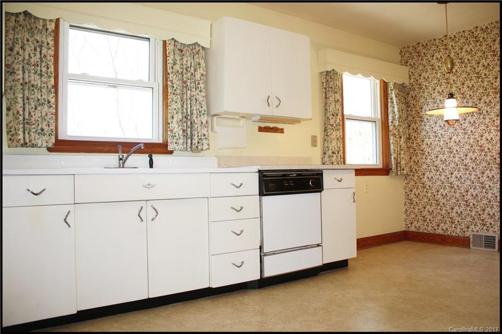 225 School Road Asheville, NC 28806 - Photo 5 of 24 Gallery Image 5