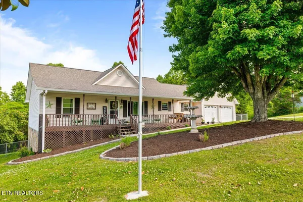 $370,000 | 327 Gail Lane, Jacksboro, TN 37757