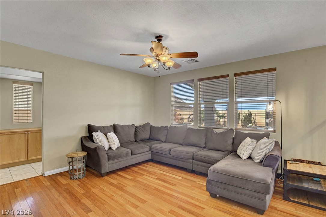 36 Distinguished Way Henderson, NV 89002 - Photo 11 of 58 Gallery Image 11