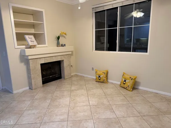 $725,000 | 395 Via Cantilena, Camarillo, CA 93012