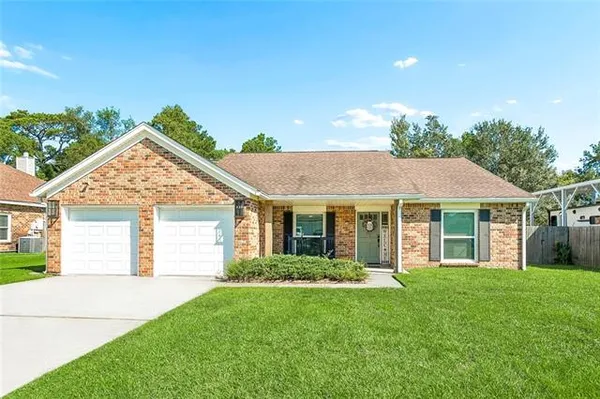 $318,000 | 3012 Meadow Lake Drive West, Slidell, LA 70461