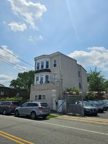 $800,000 | 310 Vreeland Avenue, Paterson, NJ 07513