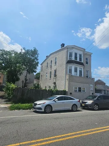 $800,000 | 310 Vreeland Avenue, Paterson, NJ 07513