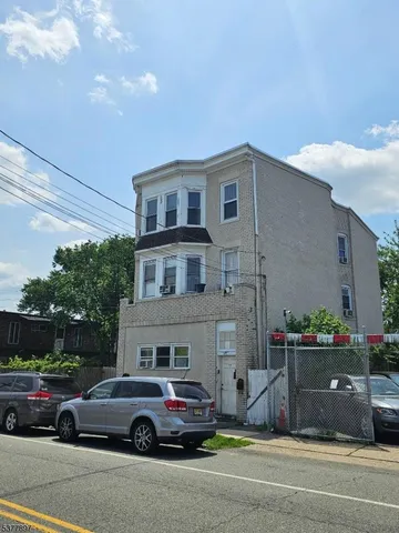 $800,000 | 310 Vreeland Avenue, Paterson, NJ 07513