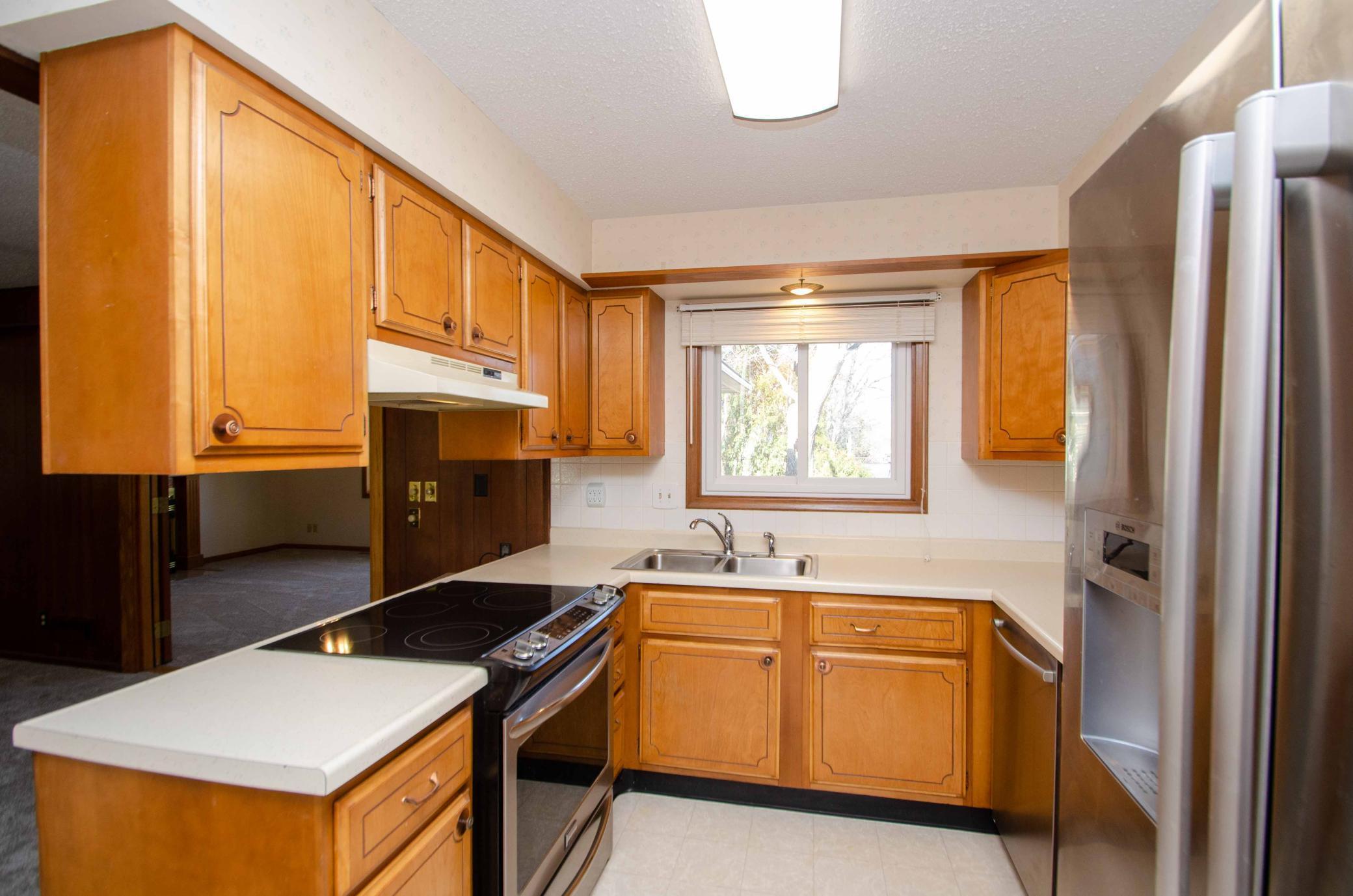 8232 Beard Road Bloomington, MN 55431 - Photo 18 of 51