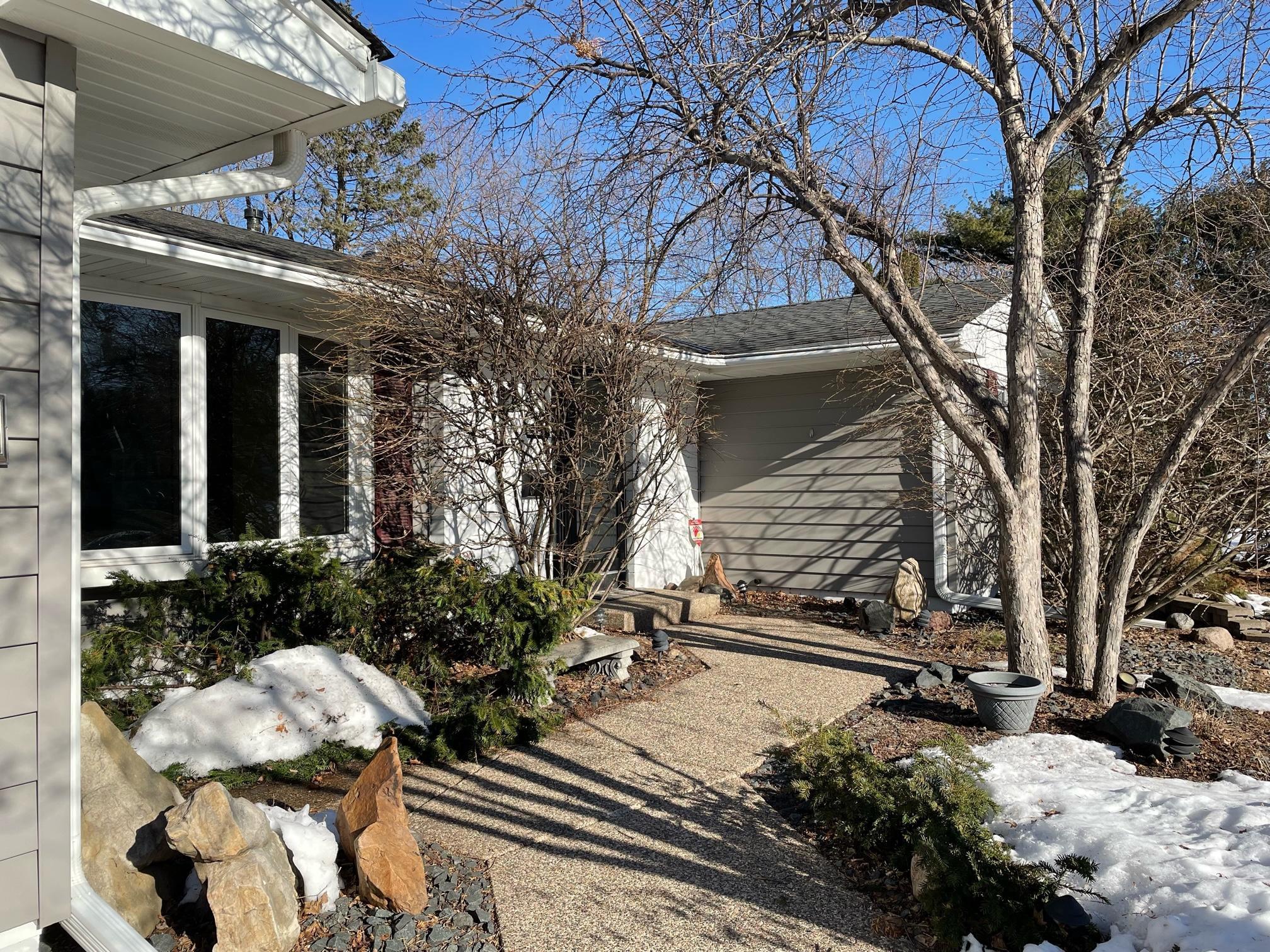 8232 Beard Road Bloomington, MN 55431 - Photo 4 of 51