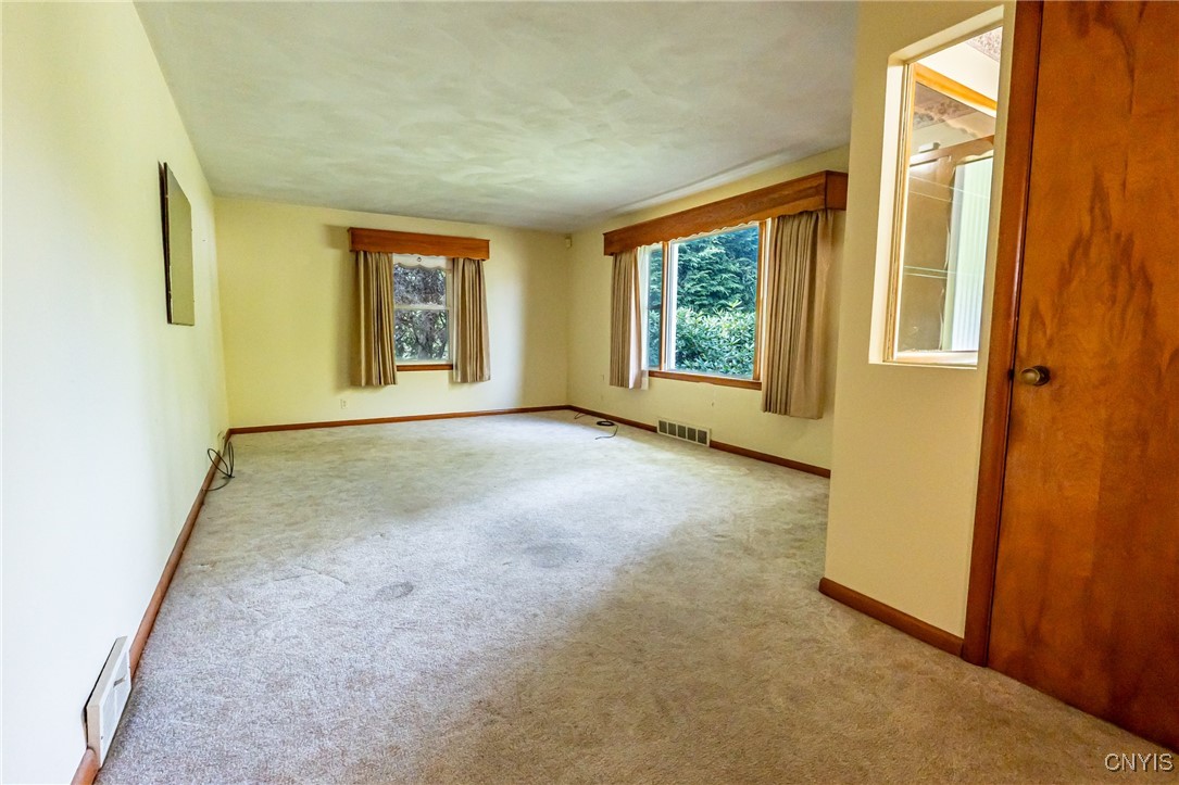 1515 Gibson Road Utica, NY 13501 - Photo 7 of 28