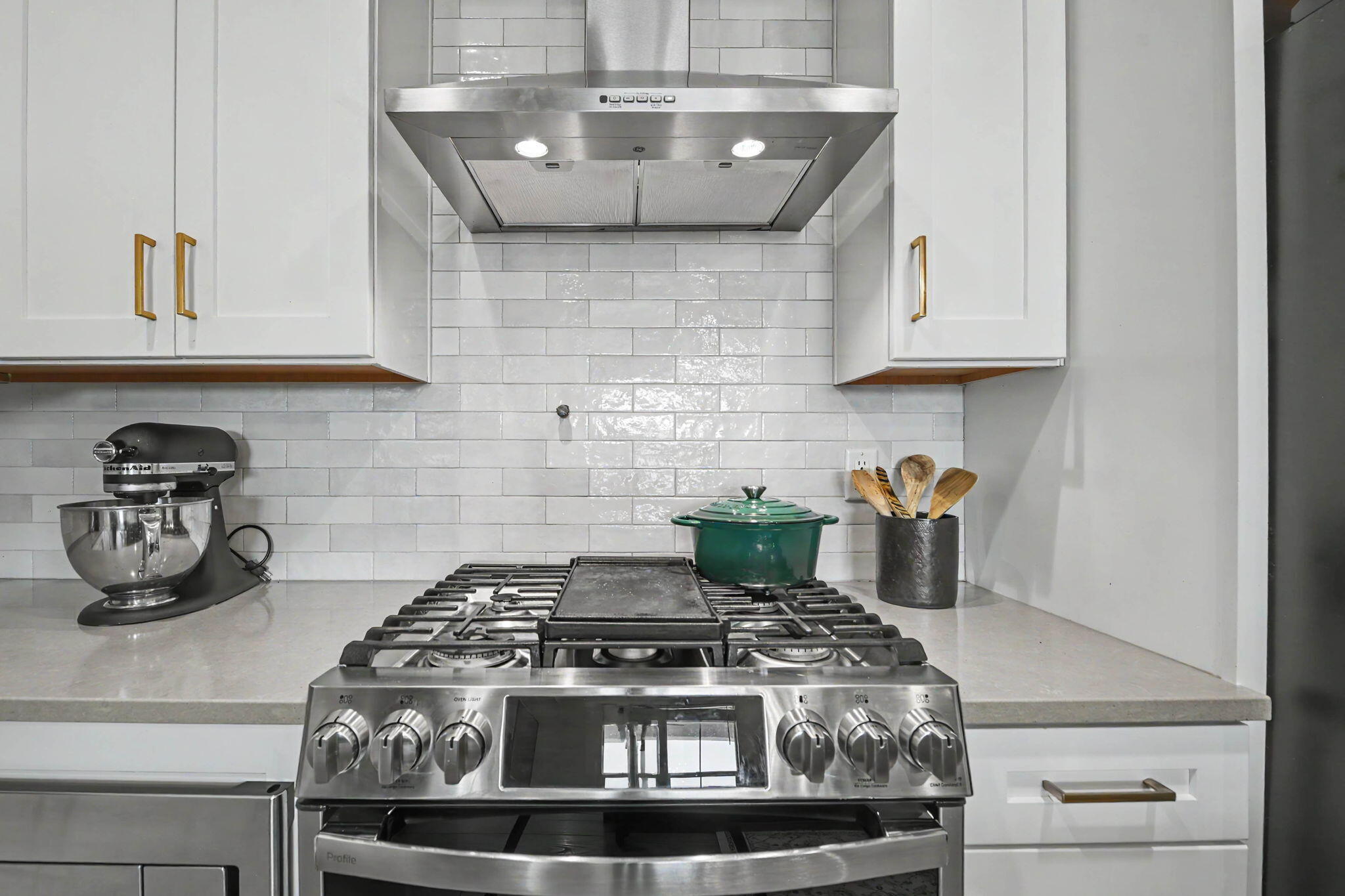 744 West Sunfire Lane St. George, UT 84790 - Photo 6 of 56 Kitchen