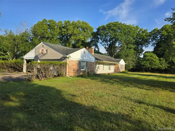 $2,950 | 20719 Kennoway Circle, Franklin, MI 48025