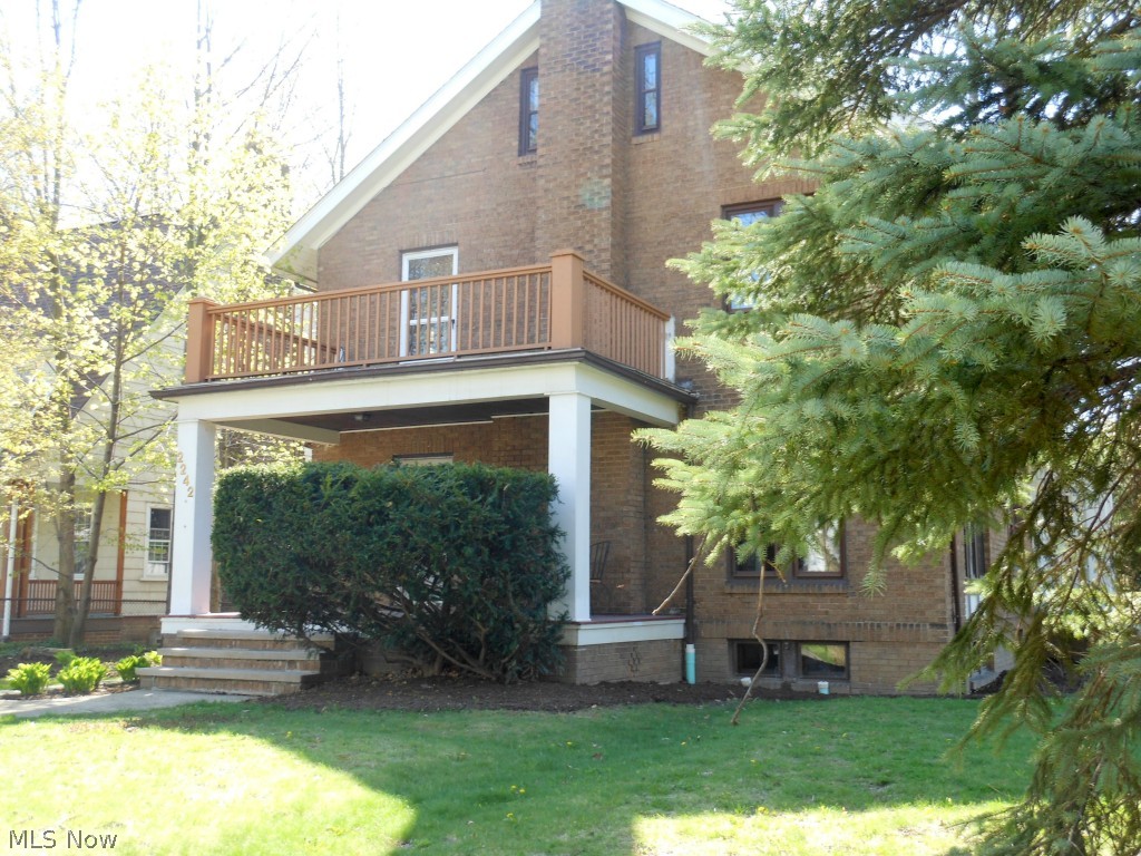 2242 Westminster Road Cleveland, OH 44118 - Photo 2 of 25 Westminster Front Door Entry as well as a Side Door entry to the kitchen area off to the left of this entry