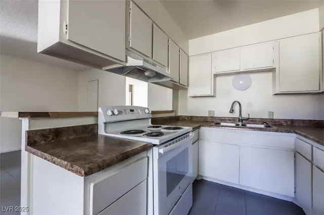$1,100 | 1400 East Mesquite Avenue, Unit 4, Las Vegas, NV 89101