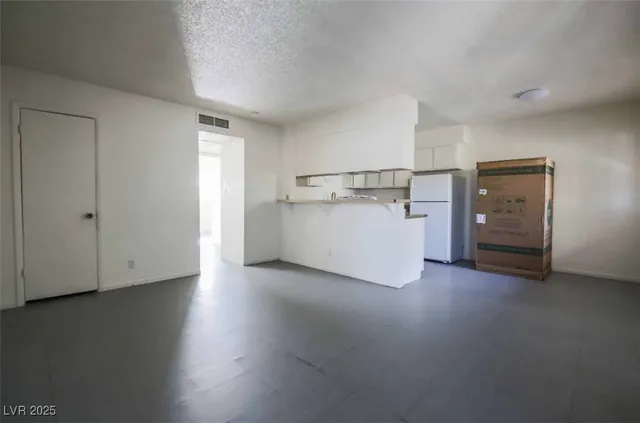 $1,100 | 1400 East Mesquite Avenue, Unit 4, Las Vegas, NV 89101