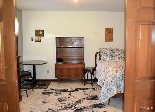 $299,900 | 11 D Ville Place, Hannibal, MO 63401