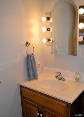 $299,900 | 11 D Ville Place, Hannibal, MO 63401