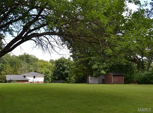 $290,000 | 11 D Ville Place, Hannibal, MO 63401