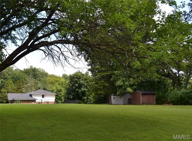 $299,900 | 11 D Ville Place, Hannibal, MO 63401