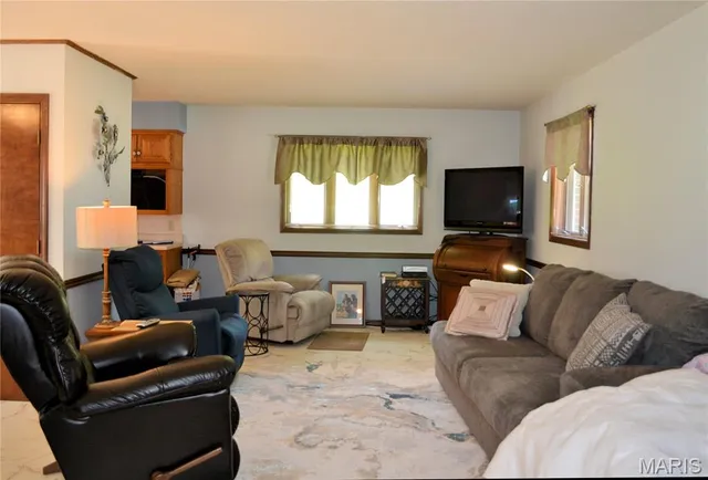 $299,900 | 11 D Ville Place, Hannibal, MO 63401