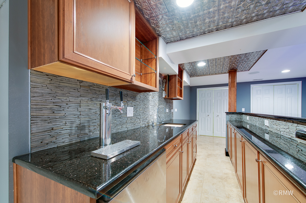 981 Oak Ridge Boulevard Elgin, IL 60120 - Photo 26 of 46 Gallery Image 26