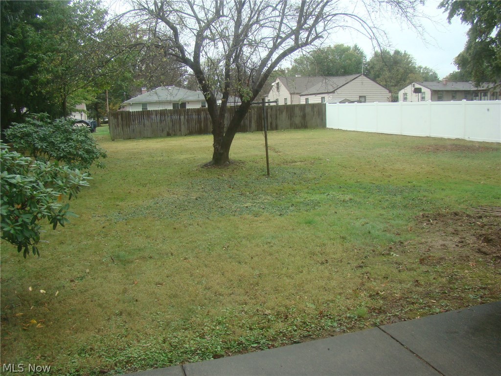 3751 Burkey Road Youngstown, OH 44515 - Photo 4 of 14 Gallery Image 4