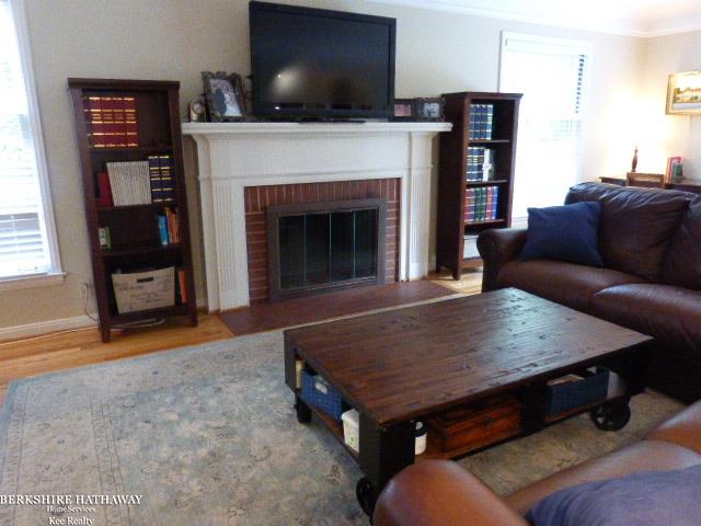 1368 Buckingham Road Grosse Pointe Park, MI 48230 - Photo 5 of 27 Gallery Image 5