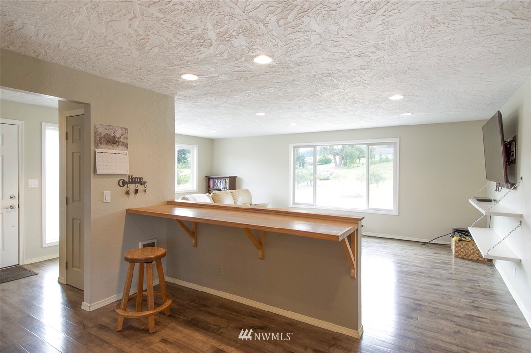 66 Blue Mountain Road Port Angeles, WA 98362 - Photo 4 of 40 Gallery Image 4