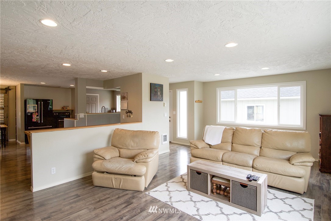 66 Blue Mountain Road Port Angeles, WA 98362 - Photo 6 of 40 Gallery Image 6