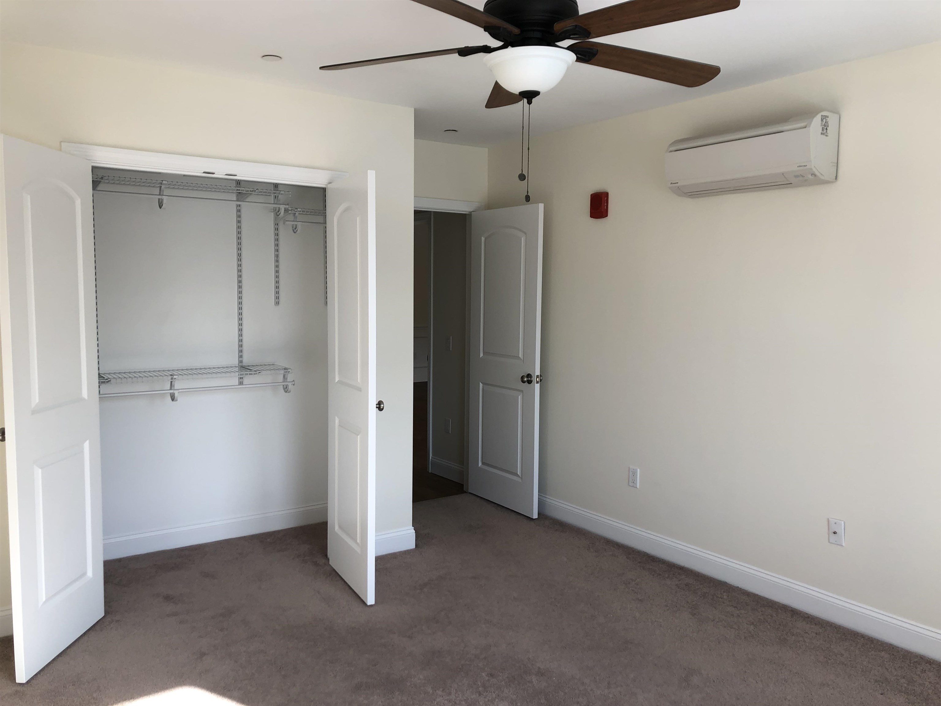 19 Kendall Pond Road, Unit 303 Derry, NH 03038 - Photo 5 of 11