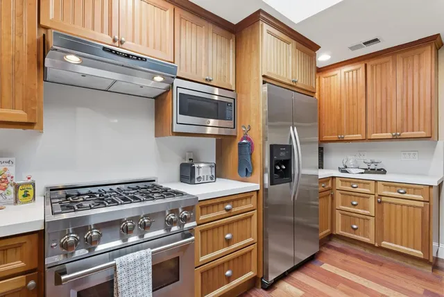 $10,000 | Greer Road, Palo Alto, CA 94303