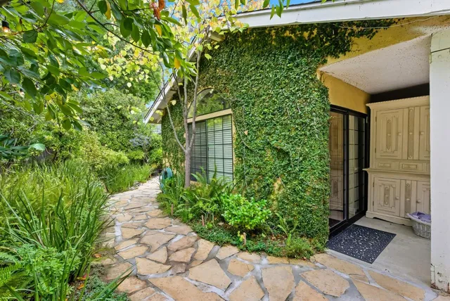 $10,000 | Greer Road, Palo Alto, CA 94303