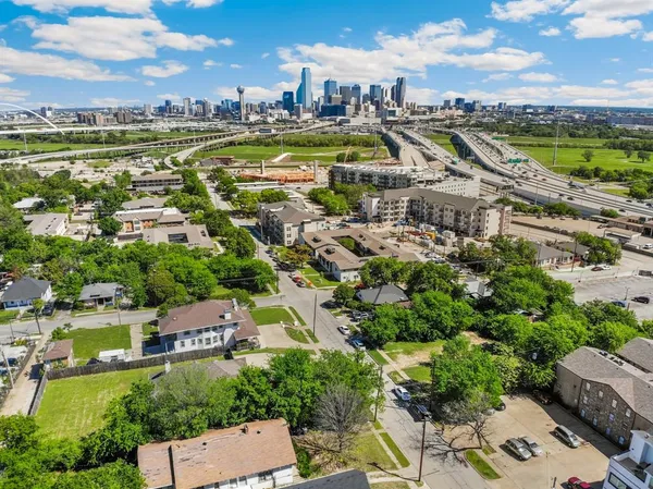$625,000 | 613 North Ewing Avenue, Dallas, TX 75203