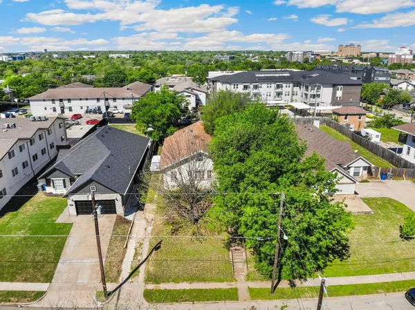 $625,000 | 613 North Ewing Avenue, Dallas, TX 75203
