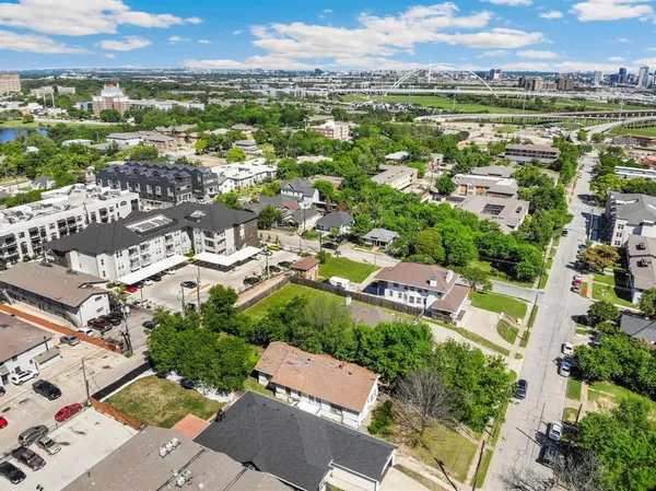 $625,000 | 613 North Ewing Avenue, Dallas, TX 75203