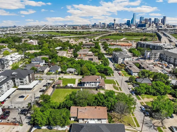 $625,000 | 613 North Ewing Avenue, Dallas, TX 75203