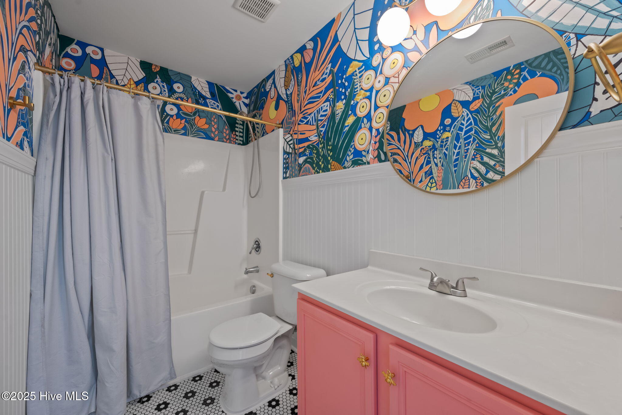 301 Kraft Street Holly Ridge, NC 28445 - Photo 27 of 50 Guest Full Bathroom
