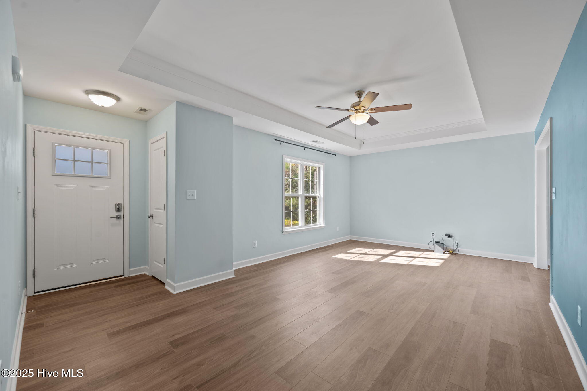 301 Kraft Street Holly Ridge, NC 28445 - Photo 6 of 50 Living Room