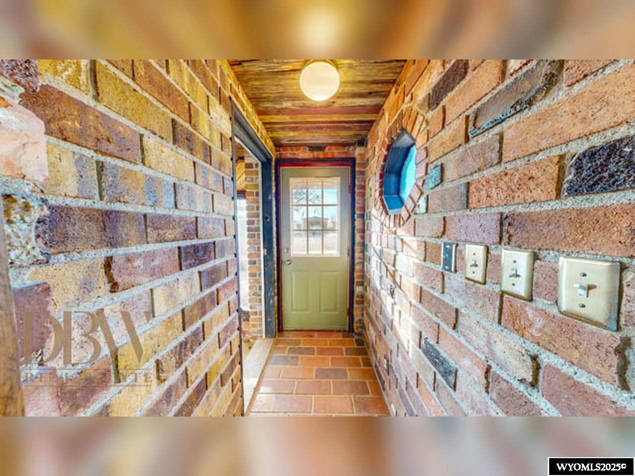 1126 Amoretti Street Thermopolis, WY 82443 - Photo 4 of 21