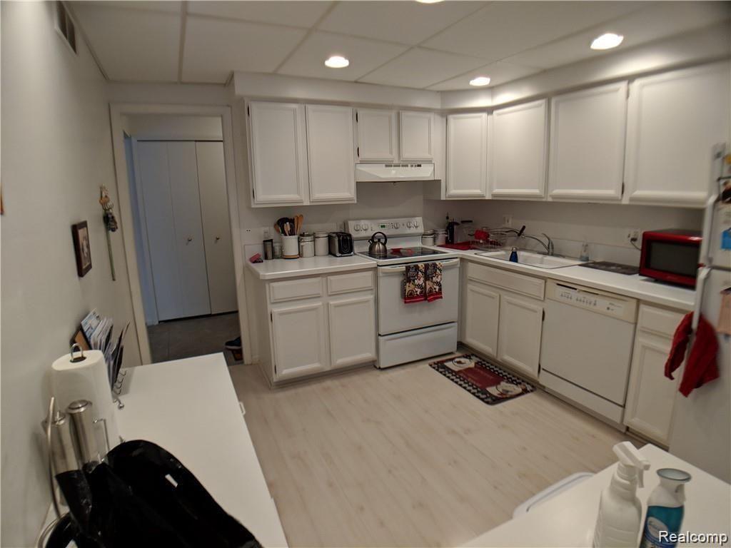 29644 Middlebelt Road Farmington Hills, MI 48334 - Photo 6 of 16