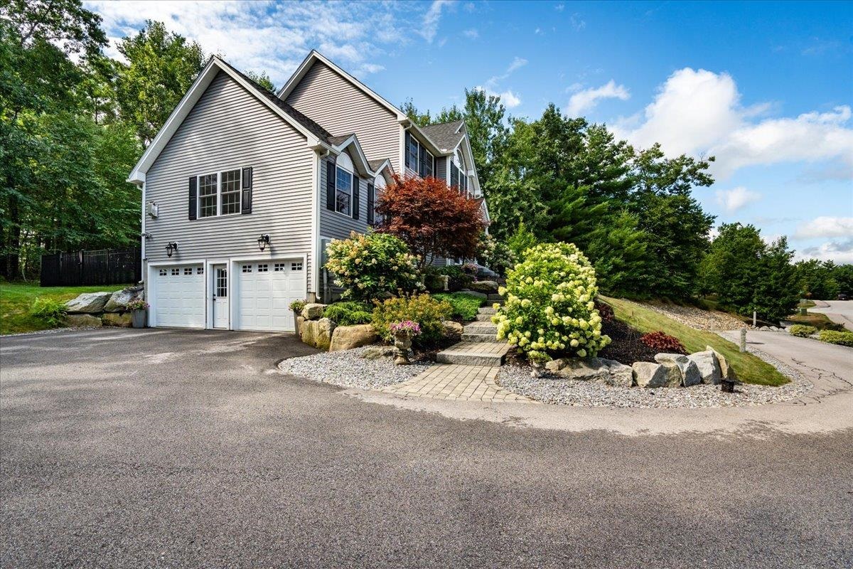 31 Post Road Hooksett, NH 03106 - Photo 2 of 40